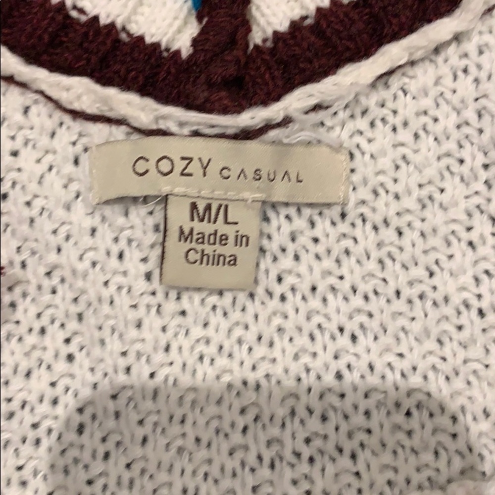 Cozy casual distressed frayed sweater - Picture 4 of 4